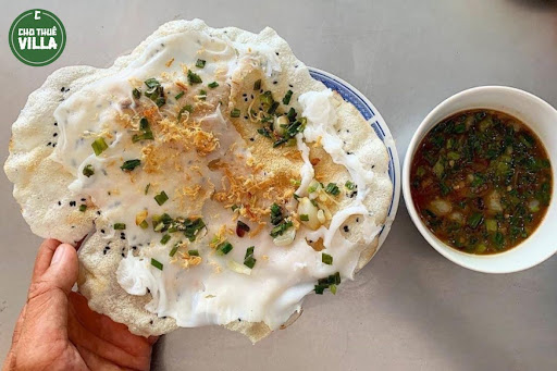 Nha Trang có gì ăn? Thử ngay Bánh đập thơm lừng