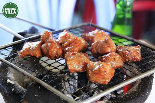 Thịt bò nướng Lạc Cảnh bắt mắt, thịt bò ngọt, thơm và đậm đà